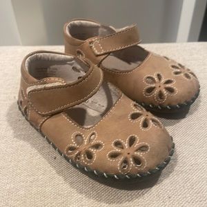 Tan Pedipeds size 18-24 months
